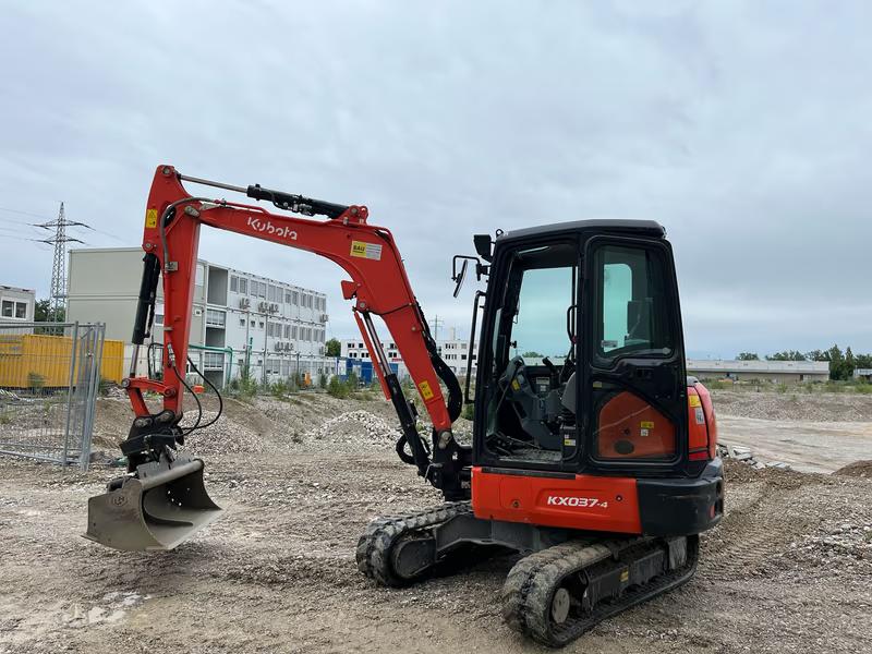 Miniexcavadora Kubota KX 037-4 GL  