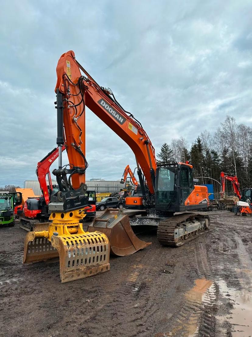 Doosan DX 225 LC-7 TOPCON Excavadora 2022 | OilQuick OQ70/55 | Control 3D | Radio DAB
